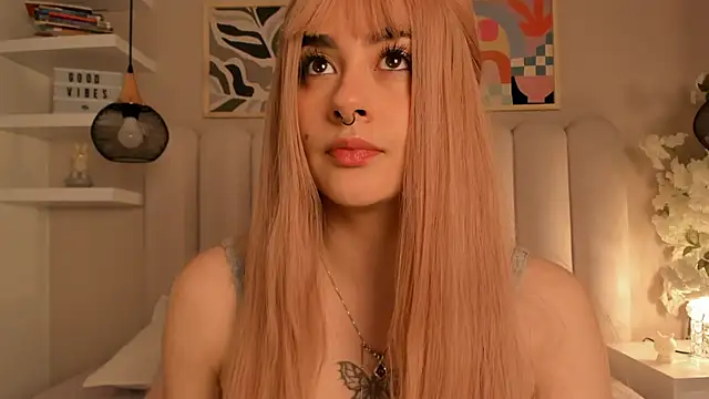 cute  cherry  online show from December 14, 2025, 12:10 pm