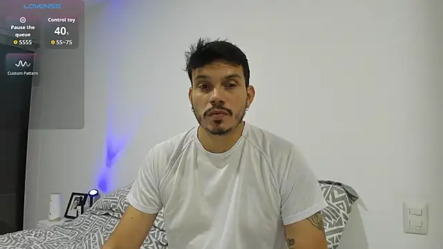 Snapshot of alejandro_stark chatting on September 20, 2025, 4:35 am alejandro stark online show from September 20, 2025, 4:35 am