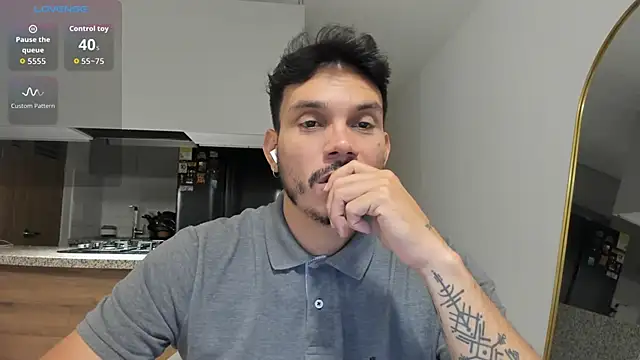 Snapshot of alejandro_stark chatting on October 11, 2025, 4:33 am alejandro stark online show from October 11, 2025, 4:33 am