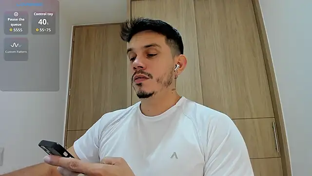 Snapshot of alejandro_stark chatting on November 8, 2025, 9:57 pm alejandro stark online show from November 8, 2025, 9:57 pm