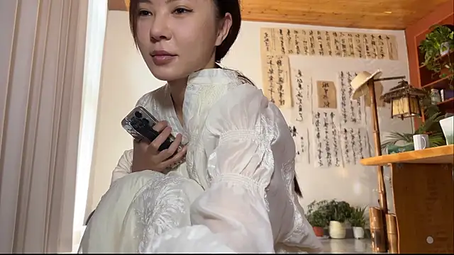 grandeeney online show from March 25, 2026, 6:52 am