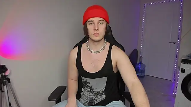 Snapshot of Vincent_Strong chatting on December 3, 2024, 12:49 pm Vincent Strong online show from December 3, 2024, 12:49 pm