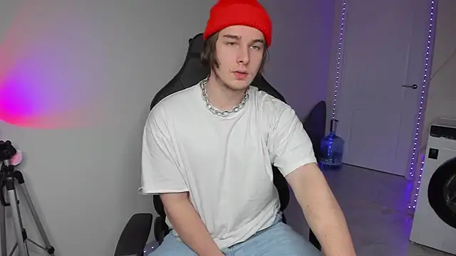 Snapshot of Vincent_Strong chatting on December 4, 2024, 1:09 pm Vincent Strong online show from December 4, 2024, 1:09 pm