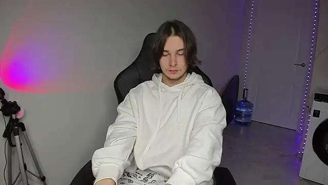 Snapshot of Vincent_Strong chatting on December 10, 2024, 7:47 am Vincent Strong online show from December 10, 2024, 7:47 am