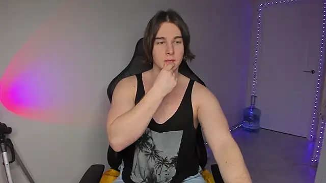 Snapshot of Vincent_Strong chatting on December 27, 2024, 8:13 am Vincent Strong online show from December 27, 2024, 8:13 am