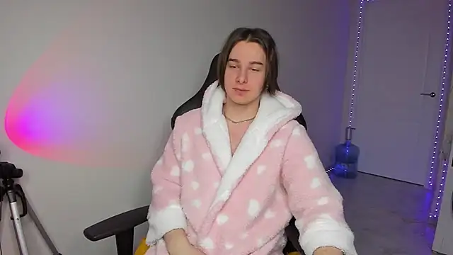 Snapshot of Vincent_Strong chatting on January 3, 2025, 7:27 am Vincent Strong online show from January 3, 2025, 7:27 am