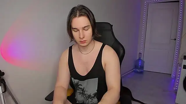 Snapshot of Vincent_Strong chatting on January 10, 2025, 6:31 am Vincent Strong online show from January 10, 2025, 6:31 am