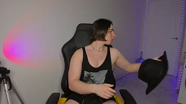 Snapshot of Vincent_Strong chatting on January 10, 2025, 9:34 am Vincent Strong online show from January 10, 2025, 9:34 am