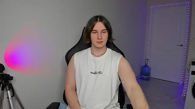 Snapshot of Vincent_Strong chatting on January 27, 2025, 12:37 pm Vincent Strong online show from January 27, 2025, 12:37 pm