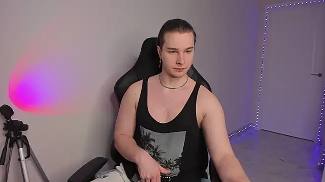 Snapshot of Vincent_Strong chatting on February 10, 2025, 7:47 am Vincent Strong online show from February 10, 2025, 7:47 am