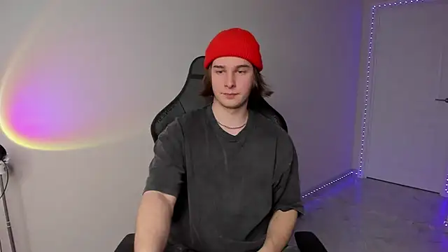 Snapshot of Vincent_Strong chatting on March 2, 2025, 1:05 pm Vincent Strong online show from March 2, 2025, 1:05 pm