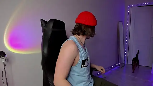 Snapshot of Vincent_Strong chatting on March 8, 2025, 1:17 am Vincent Strong online show from March 8, 2025, 1:17 am