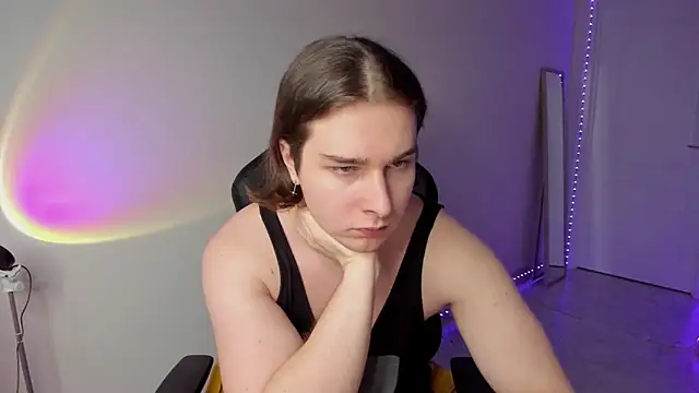 Snapshot of Vincent_Strong chatting on March 17, 2025, 10:06 am Vincent Strong online show from March 17, 2025, 10:06 am