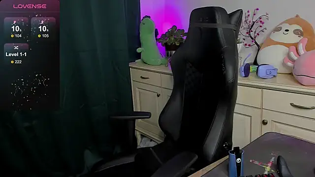 Snapshot of Vincent_Strong chatting on September 10, 2025, 8:03 am Vincent Strong online show from September 10, 2025, 8:03 am