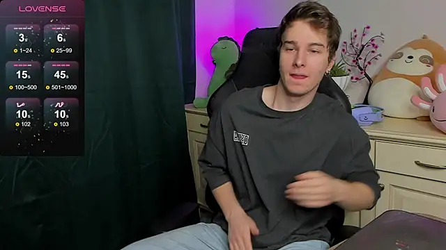 Snapshot of Vincent_Strong chatting on September 14, 2025, 8:13 am Vincent Strong online show from September 14, 2025, 8:13 am