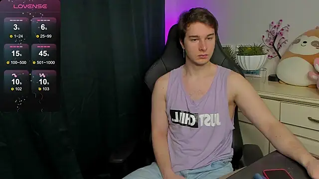 Snapshot of Vincent_Strong chatting on September 21, 2025, 8:27 am Vincent Strong online show from September 21, 2025, 8:27 am