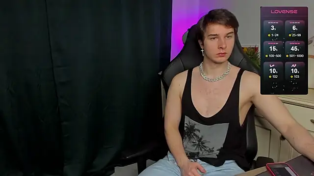 Snapshot of Vincent_Strong chatting on October 18, 2025, 7:53 am Vincent Strong online show from October 18, 2025, 7:53 am