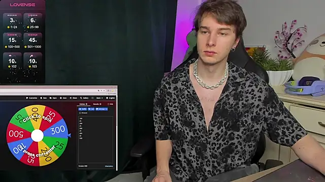 Snapshot of Vincent_Strong chatting on October 19, 2025, 9:43 am Vincent Strong online show from October 19, 2025, 9:43 am