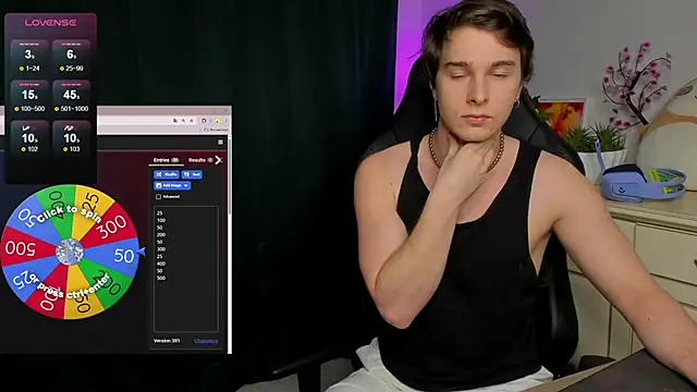 Snapshot of Vincent_Strong chatting on October 31, 2025, 7:04 pm Vincent Strong online show from October 31, 2025, 7:04 pm