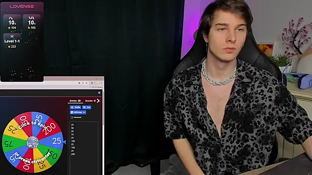 Snapshot of Vincent_Strong chatting on November 3, 2025, 9:21 am Vincent Strong online show from November 3, 2025, 9:21 am