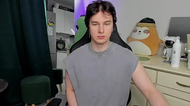 Vincent Strong online show from April 13, 2026, 9:15 am