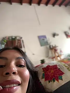 Snapshot of GigiiStone chatting on December 13, 2024, 8:04 pm GigiiStone online show from December 13, 2024, 8:04 pm
