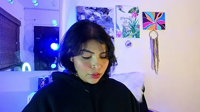 Snapshot of GigiiStone chatting on October 27, 2025, 10:03 pm GigiiStone online show from October 27, 2025, 10:03 pm