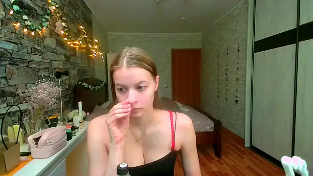   Aphrodita  wow   online show from March 15, 2026, 8:09 am