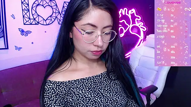 Snapshot of demyanderson_ chatting on January 23, 2025, 12:35 am demyanderson online show from January 23, 2025, 12:35 am