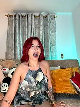 Snapshot of zafiro_mo0n chatting on October 5, 2025, 11:13 pm zafiro mo0n online show from October 5, 2025, 11:13 pm