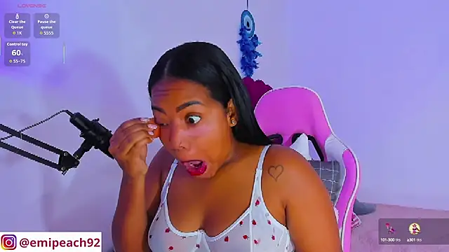 samanthaabloom online show from October 18, 2025, 12:13 am