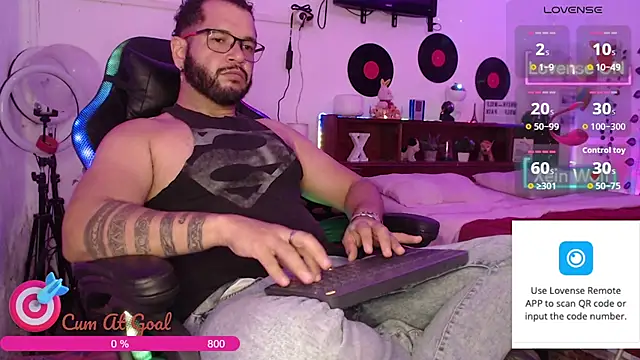 Snapshot of Xein_WoIf chatting on August 2, 2026, 2:32 am Xein WoIf online show from August 2, 2026, 2:32 am