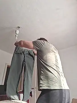 Benji89 online show from April 12, 2026, 7:57 am