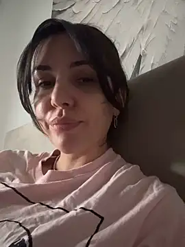 TaniaAmore online show from October 8, 2025, 12:36 pm