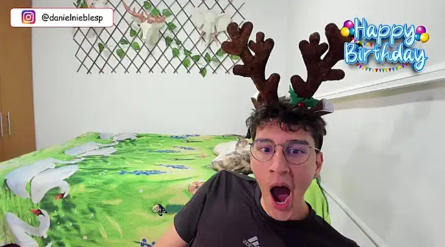 Snapshot of Jackson_Careyy chatting on December 18, 2024, 10:35 pm Jackson Careyy online show from December 18, 2024, 10:35 pm