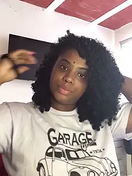 Snapshot of Tyra_Privacy chatting on December 25, 2024, 6:19 pm Tyra Privacy online show from December 25, 2024, 6:19 pm