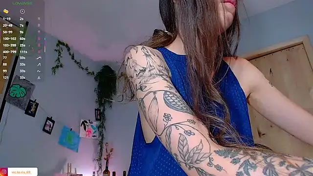 Snapshot of VickyJackson_ chatting on October 2, 2025, 5:53 pm VickyJackson online show from October 2, 2025, 5:53 pm