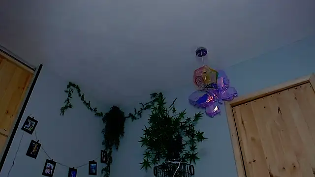 Snapshot of VickyJackson_ chatting on November 19, 2025, 7:58 pm VickyJackson online show from November 19, 2025, 7:58 pm