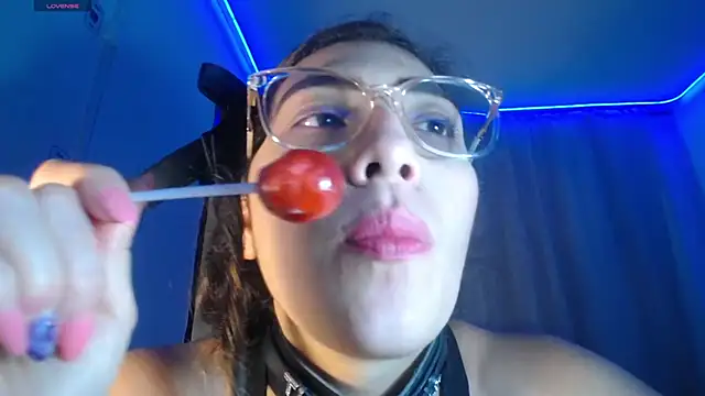 DaMikaela  online show from November 6, 2025, 6:53 pm