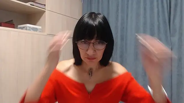 Snapshot of Erica95Bloom chatting on January 2, 2025, 7:07 pm Erica95Bloom online show from January 2, 2025, 7:07 pm