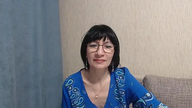 Snapshot of Erica95Bloom chatting on February 13, 2025, 8:13 pm Erica95Bloom online show from February 13, 2025, 8:13 pm