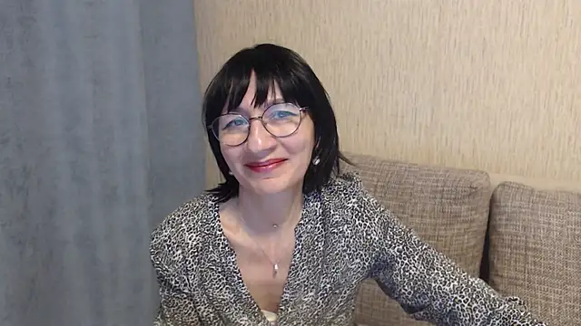 Snapshot of Erica95Bloom chatting on February 14, 2025, 2:33 pm Erica95Bloom online show from February 14, 2025, 2:33 pm