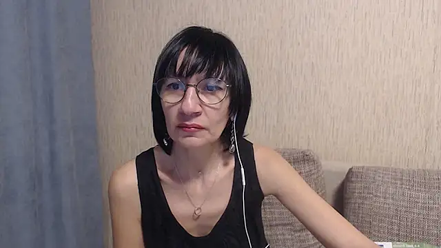 Snapshot of Erica95Bloom chatting on February 15, 2025, 6:55 pm Erica95Bloom online show from February 15, 2025, 6:55 pm