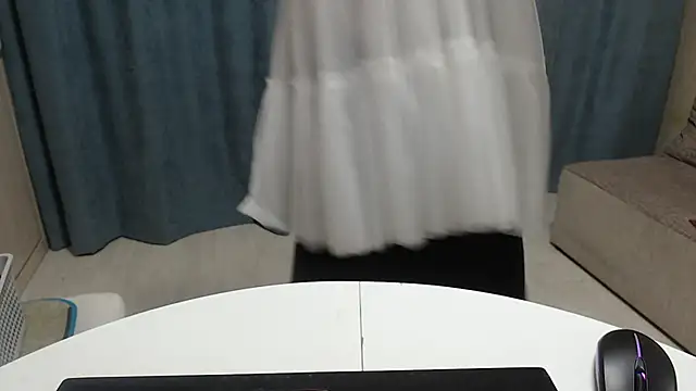 Snapshot of Erica95Bloom chatting on March 3, 2025, 6:12 pm Erica95Bloom online show from March 3, 2025, 6:12 pm