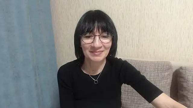 Snapshot of Erica95Bloom chatting on March 6, 2025, 2:40 pm Erica95Bloom online show from March 6, 2025, 2:40 pm