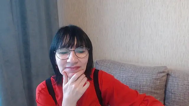Snapshot of Erica95Bloom chatting on March 7, 2025, 2:12 pm Erica95Bloom online show from March 7, 2025, 2:12 pm