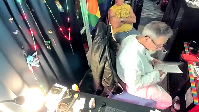 Snapshot of Daddysthick chatting on October 7, 2025, 1:14 am Daddysthick online show from October 7, 2025, 1:14 am