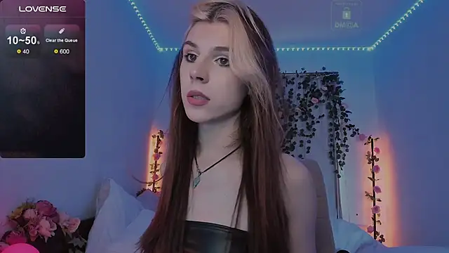  eva  pleasure  online show from October 7, 2025, 6:32 am