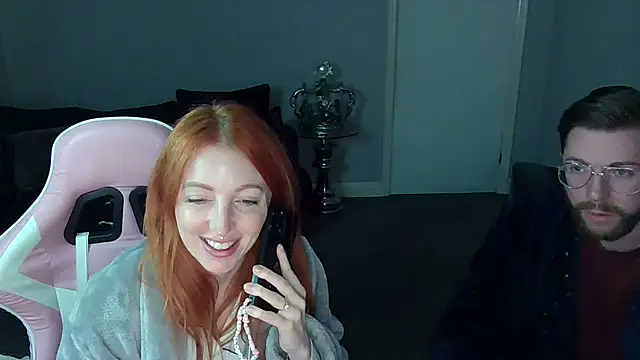 Snapshot of Red_firesquirt chatting on February 6, 2025, 9:06 pm Red firesquirt online show from February 6, 2025, 9:06 pm