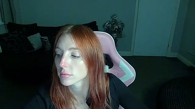 Snapshot of Red_firesquirt chatting on November 20, 2025, 4:07 pm Red firesquirt online show from November 20, 2025, 4:07 pm